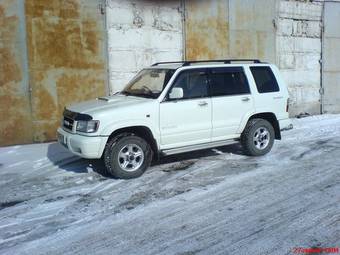 1999 Isuzu Bighorn Pictures