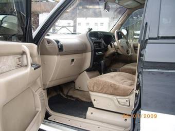 2000 Isuzu Bighorn Photos