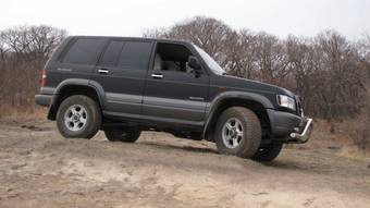 2000 Isuzu Bighorn Photos