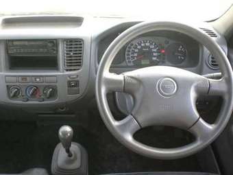 2003 Isuzu Como Pics