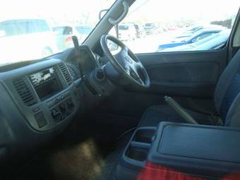 2003 Isuzu Como Pictures