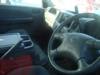 2003 Isuzu Como Photos
