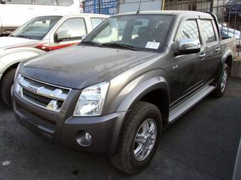 2011 Isuzu D-MAX Photos