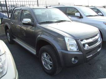 2011 Isuzu D-MAX Pictures