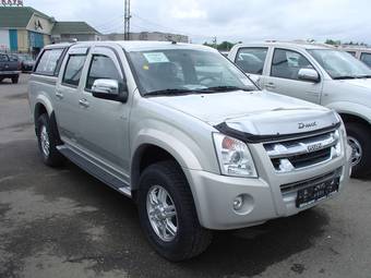 2011 Isuzu D-MAX Photos