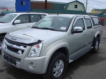 2011 Isuzu D-MAX Pictures