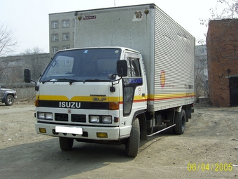 1990 Isuzu Elf