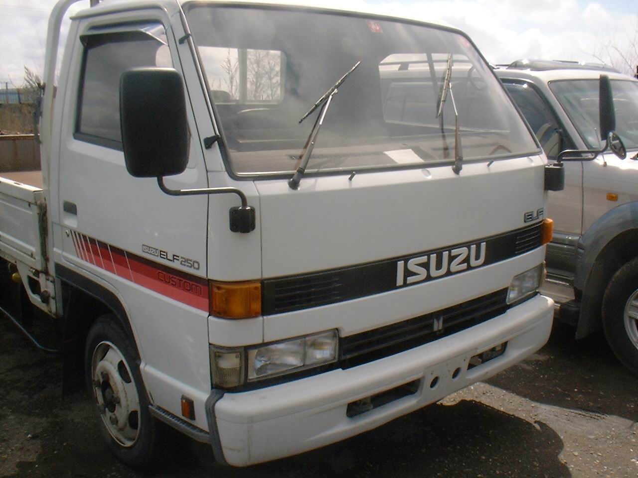 1991 Isuzu Elf
