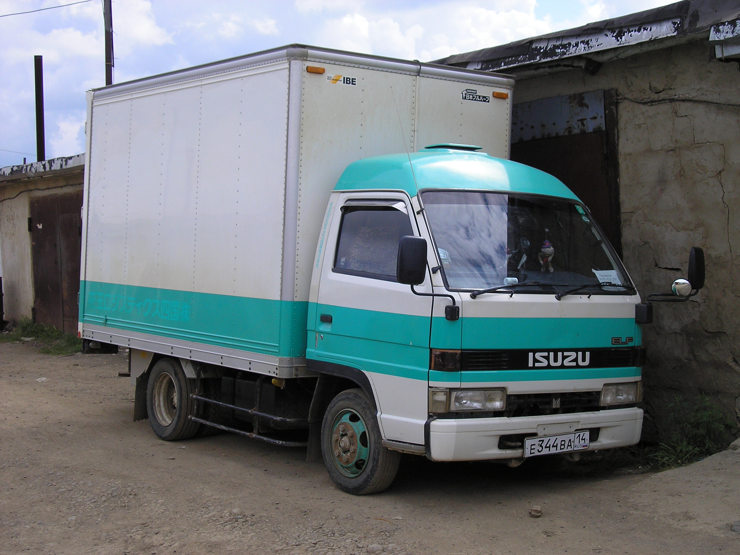 1993 Isuzu Elf