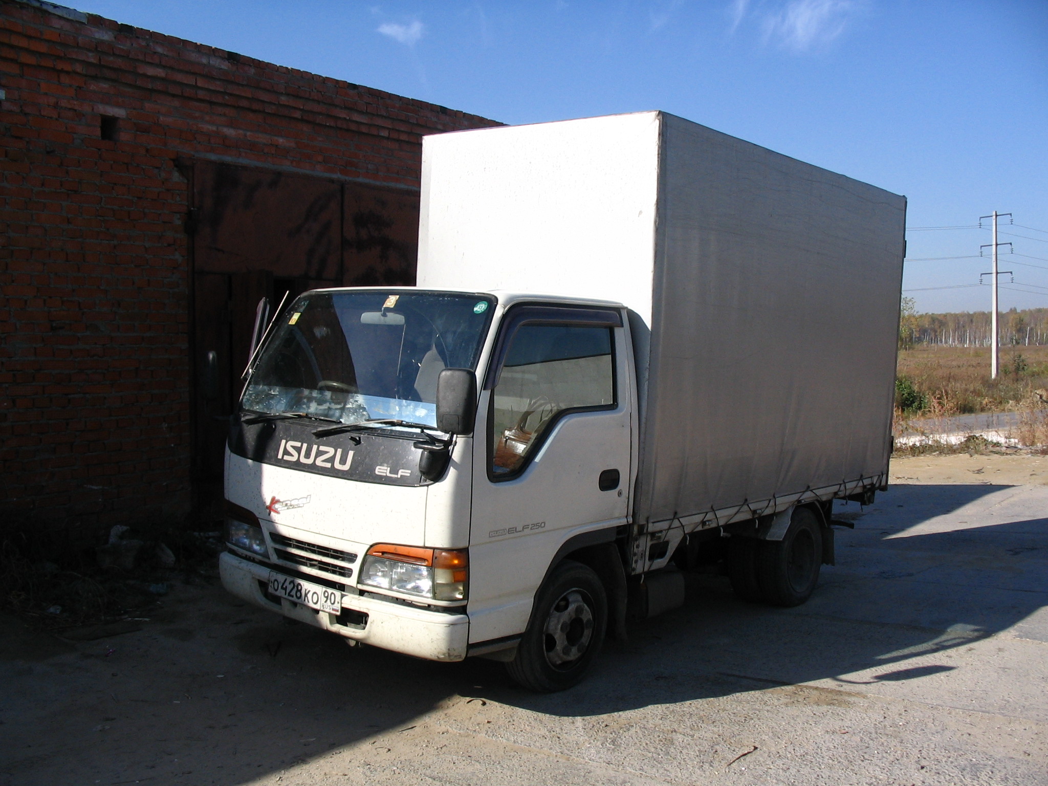 Download 1995 Isuzu ELF specs: mpg, towing capacity, size, photos