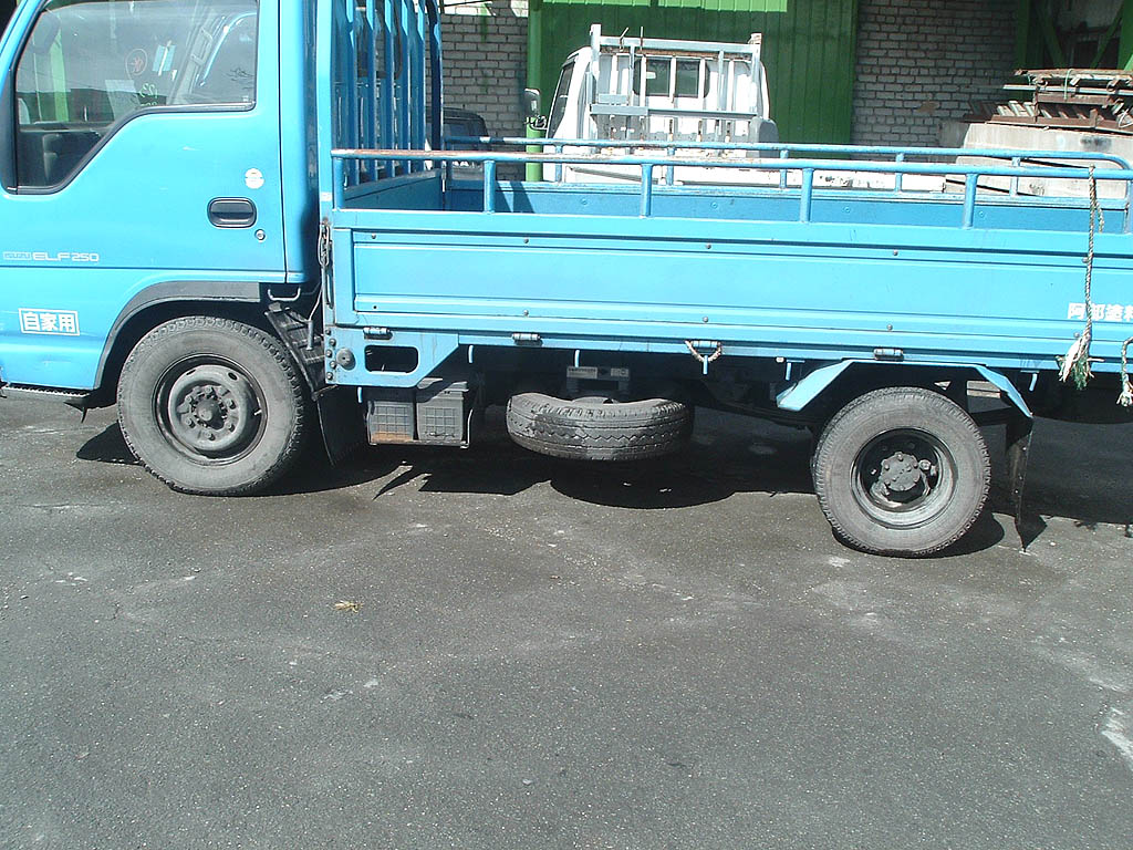 1996 Isuzu Elf Pics