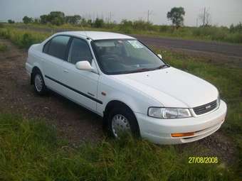 1997 Isuzu Gemini Pictures