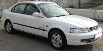 1997 Isuzu Gemini Photos