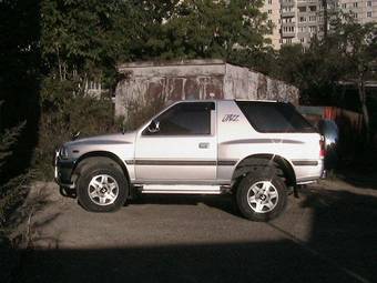 1996 Isuzu MU Photos