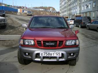 2000 Isuzu MU Photos