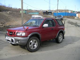 2000 Isuzu MU Photos