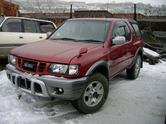 2000 Isuzu MU Photos