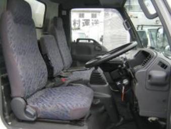 2004 Isuzu MU Photos