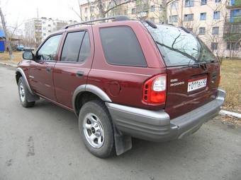 2002 Isuzu Rodeo Pictures