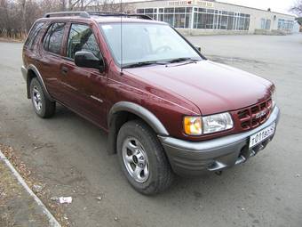 2002 Isuzu Rodeo Pics