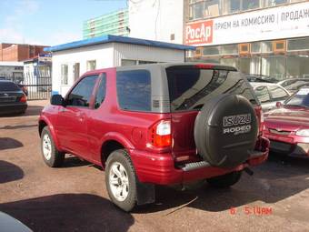 2002 Isuzu Rodeo Photos