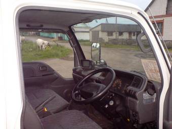 2001 Isuzu TF Photos