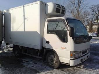 2002 Isuzu TF Photos