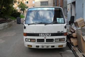 1990 Isuzu Tractor Photos