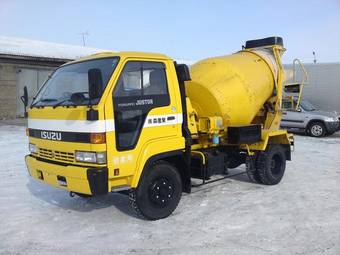 1991 Isuzu Tractor Photos