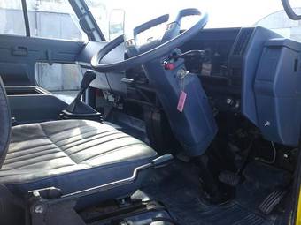 1991 Isuzu Tractor Images