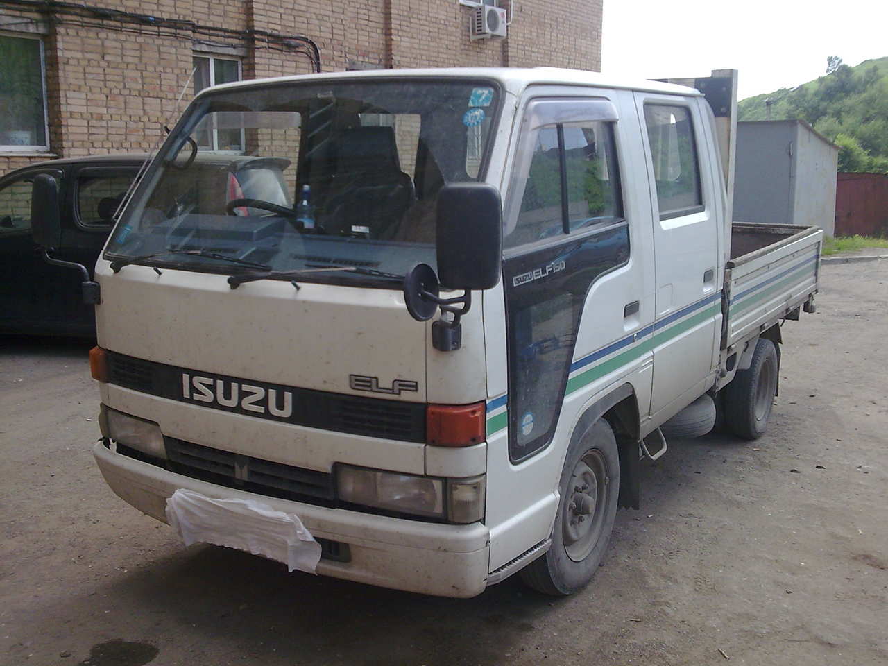 1992 Isuzu Tractor