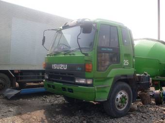 1993 Isuzu Tractor