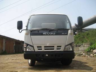 2006 Isuzu Tractor Photos