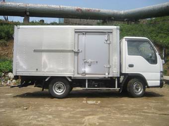 2006 Isuzu Tractor Photos