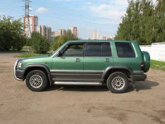 1999 Isuzu Trooper Pictures