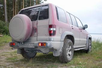 1999 Isuzu Trooper Pictures