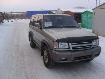 2000 Isuzu Trooper Pictures
