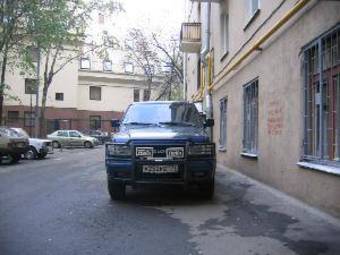 2000 Isuzu Trooper Pictures