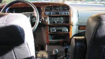 2000 Isuzu Trooper Images