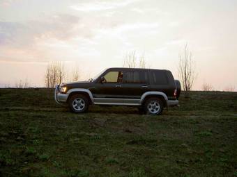 2001 Isuzu Trooper Pictures