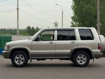 2001 Isuzu Trooper Photos