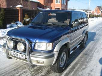 2002 Isuzu Trooper Pictures