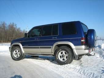 2002 Isuzu Trooper Photos