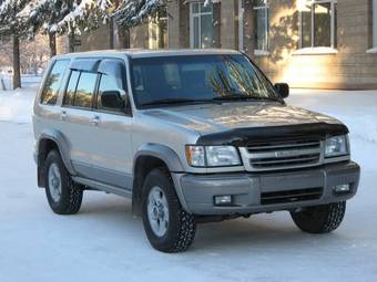 2002 Isuzu Trooper Pictures