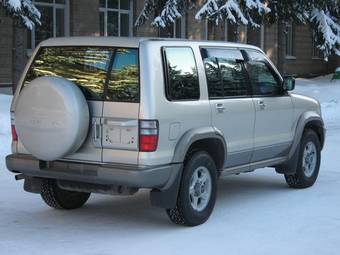 2002 Isuzu Trooper Photos