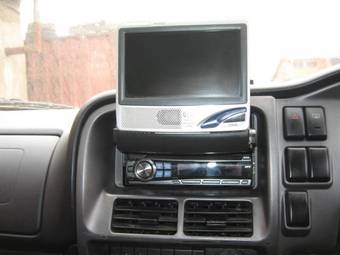 1997 Isuzu Vehicross Images