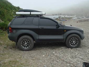 1997 Isuzu Vehicross Pictures