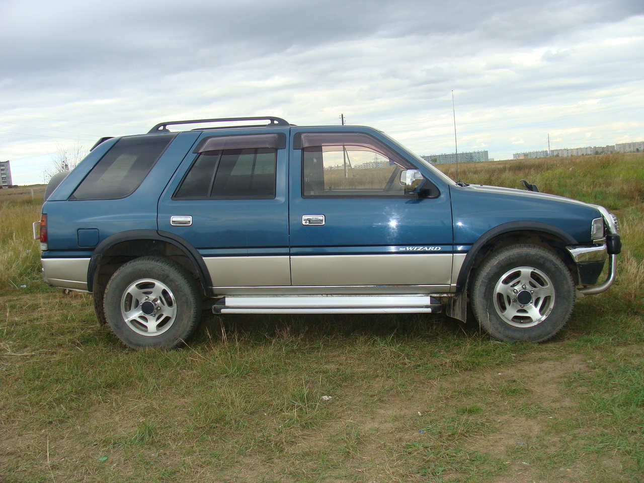 Isuzu mu 1995