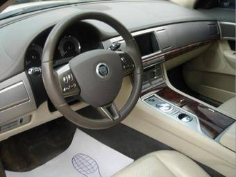 2009 Jaguar XF Pictures