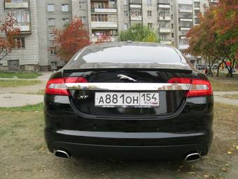 2011 Jaguar XF Pics